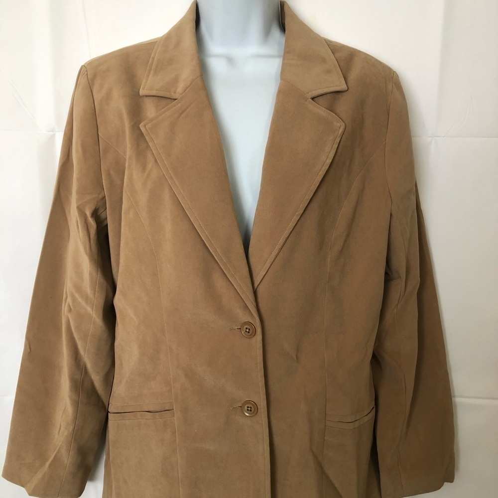 - New Women’s  Vintage Tan classic 90 Jacket/ Blazer size Small